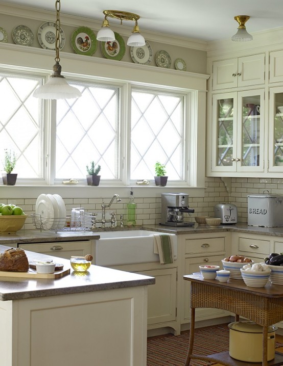 Window frames and moldings are very well suited to country house kitchens.