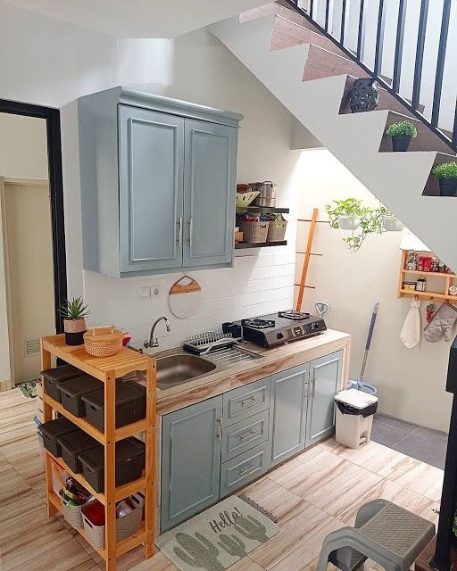 Space-Saving-Kitchens-Under-the-Stairs-19