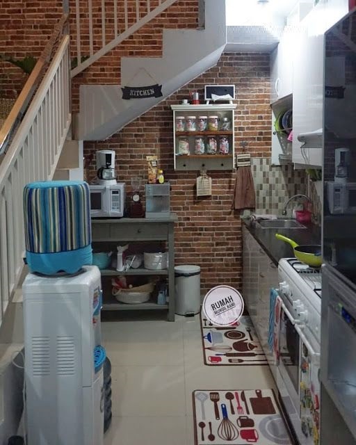 Space-Saving-Kitchens-Under-the-Stairs-6