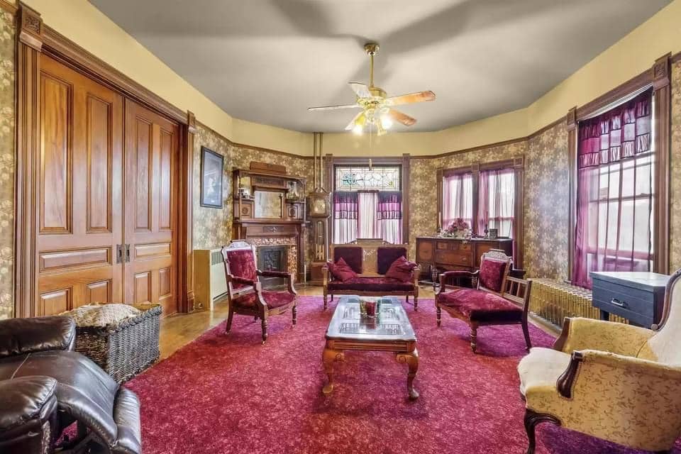 1893 Queen Anne For Sale In Vinton Iowa (3)
