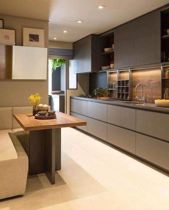 4700