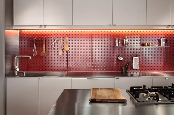 Bunker-Workshop-Pet-Board-Kitchen-via-smallspaces.about_.com-56a888d95f9b58b7d0f32001
