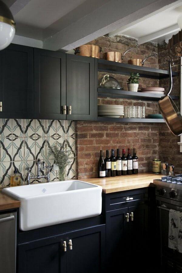 Use-Black-Matte-to-Compliment-Focal-Points