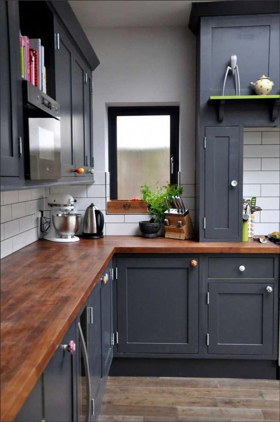 a graphite grey kitchen with rich tone wooden_yythk