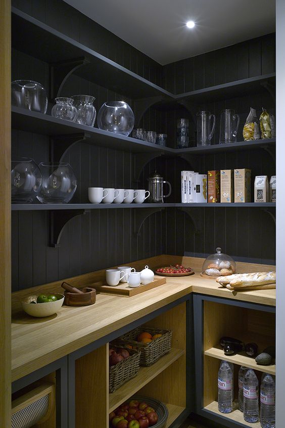 classic-country-pantry