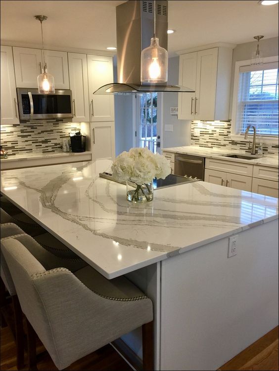 elegant neutral stone countertops complement the white_yyt