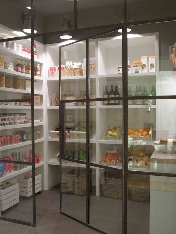 farmhouse-pantry