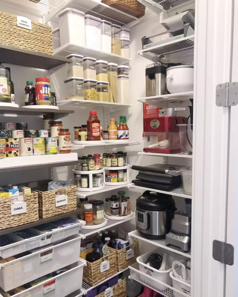 pantry closet (1)