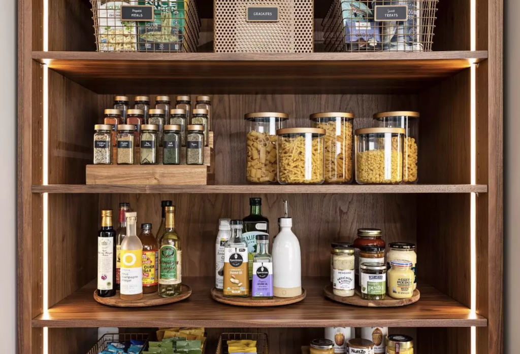pantry closet (4)