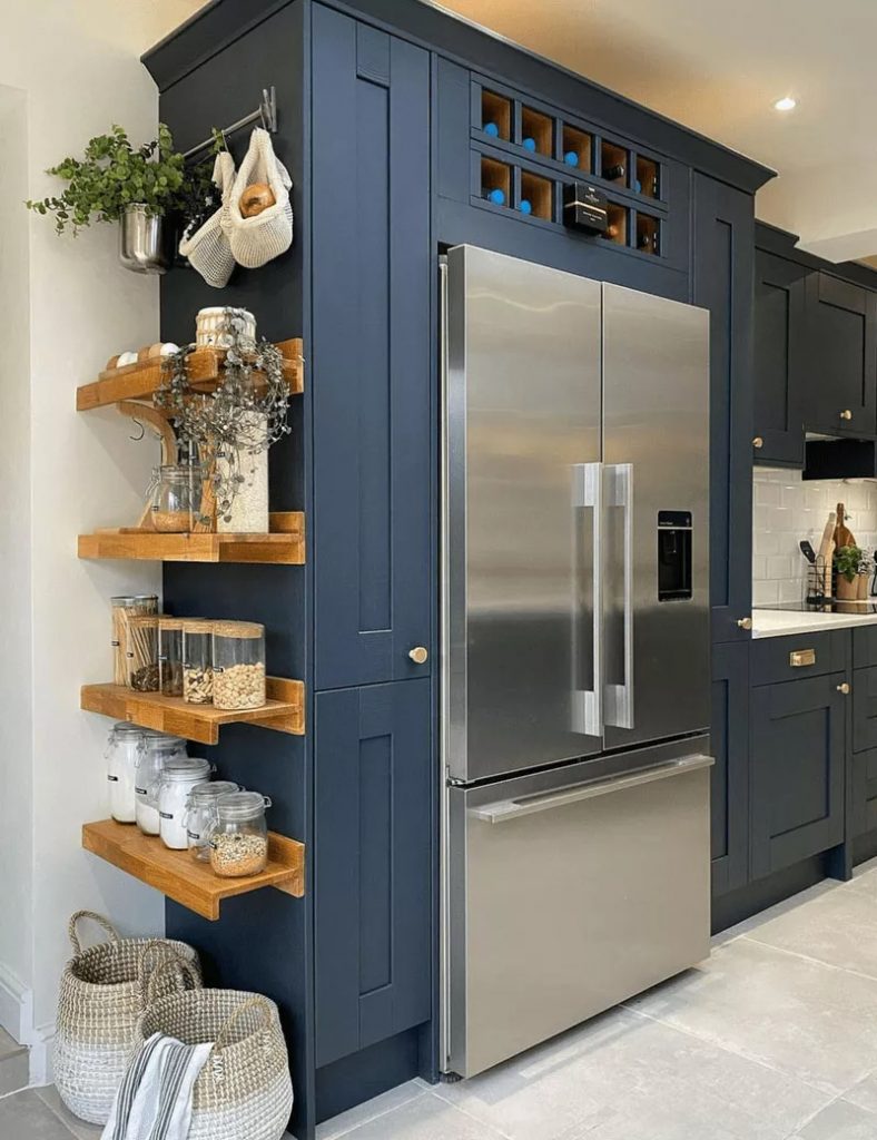 small kitchen organization