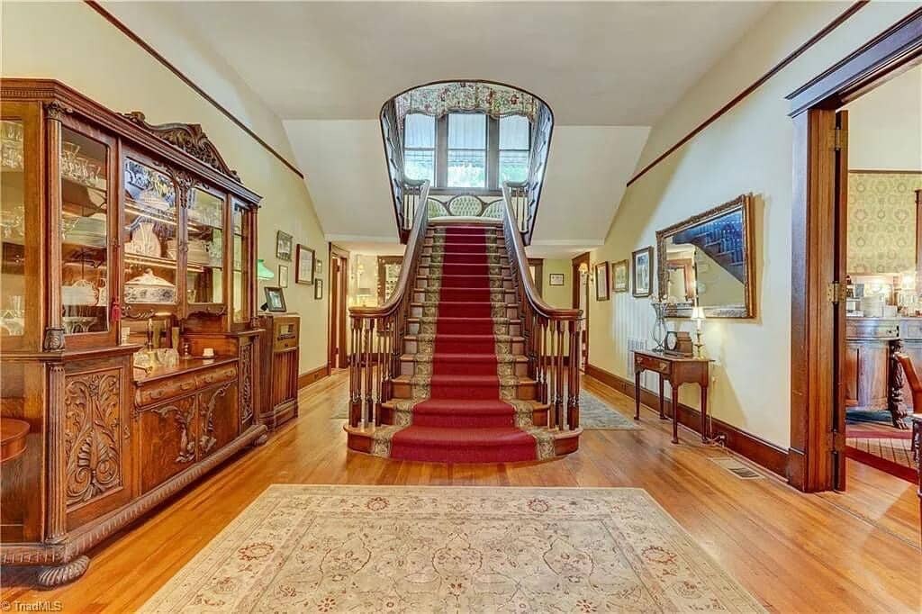 1910 Neoclassical For Sale In Greensboro North Caro (3)