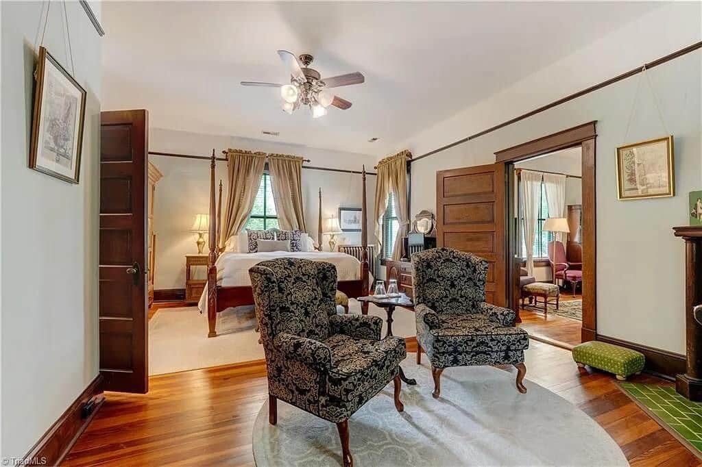 1910 Neoclassical For Sale In Greensboro North Caro (6)