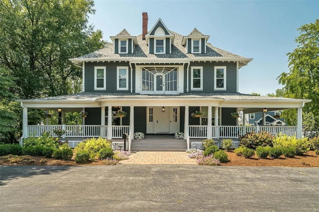 1897 Spider Web House For Sale In Saint Loui