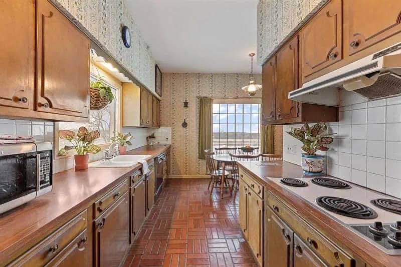 1899 Colonial Revival For Sale In Council Bluffs Iowa