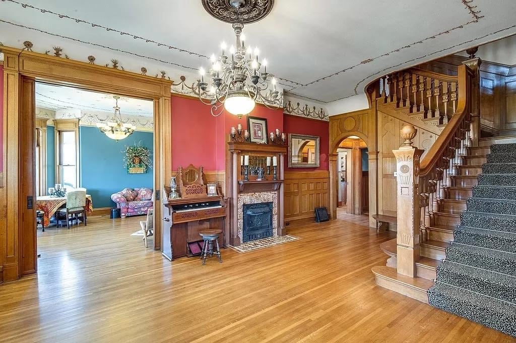 1898 Victorian For Sale In Dublin Texas — Captivating Houses