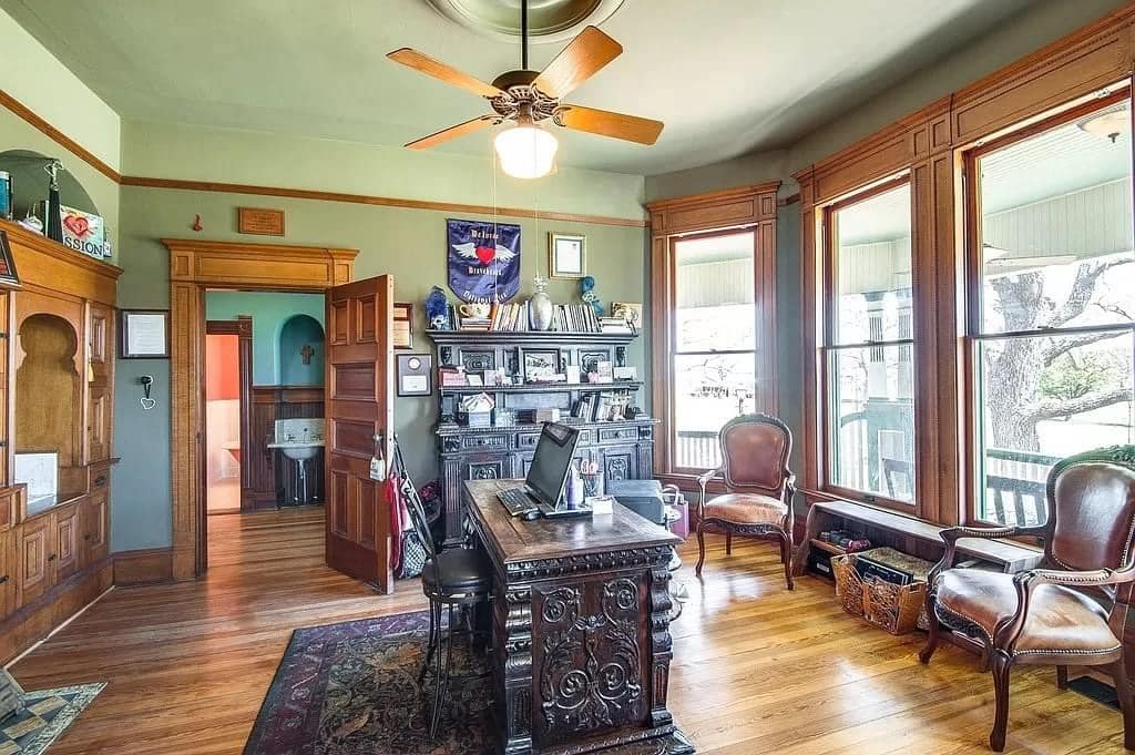 1898 Victorian For Sale In Dublin Texas — Captivating Houses