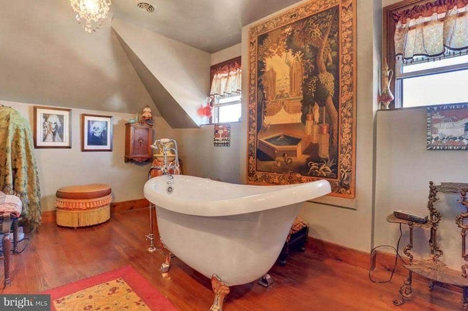 1884 Mansion In Abbottstown Pennsylvania — Captivating Houses