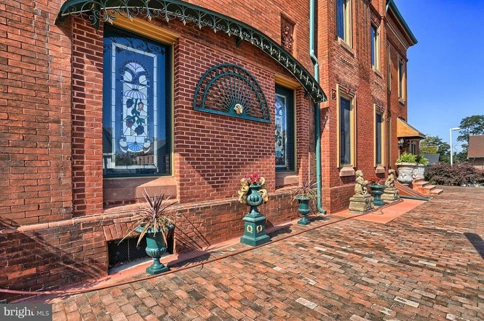 1884 Mansion In Abbottstown Pennsylvania — Captivating Houses