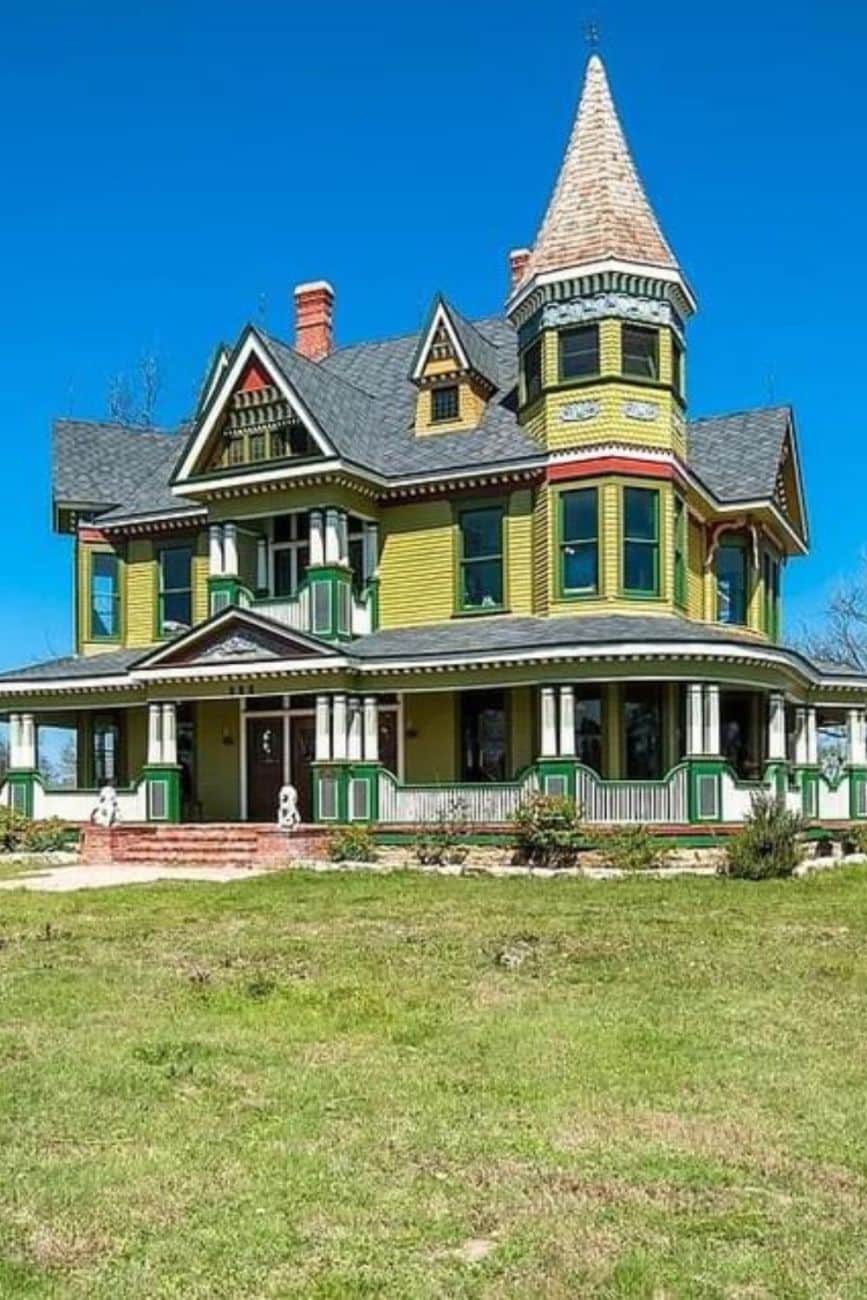 1898 Victorian For Sale In Dublin Texas — Captivating Houses